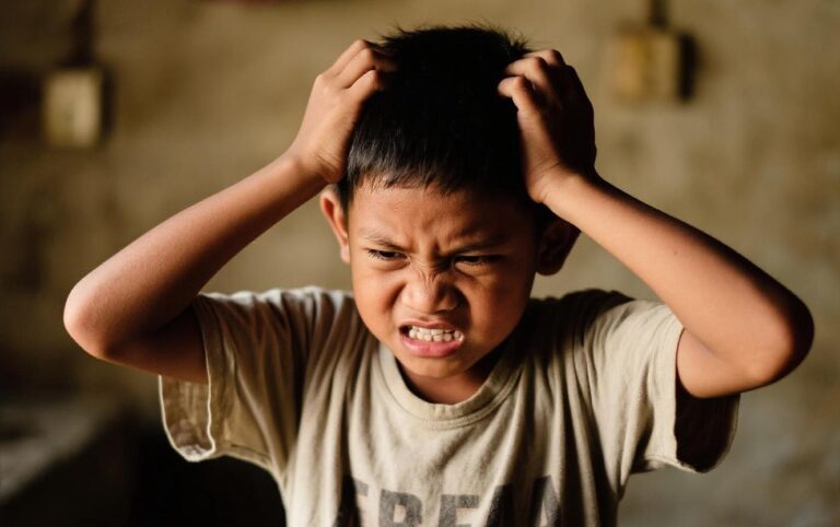 Jangan Salah Ambil Tindakan, Ini Langkah Tepat Menghadapi Anak yang Sedang Emosi