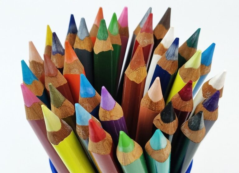 Lyra Pensil Warna Segitiga Super Ferby