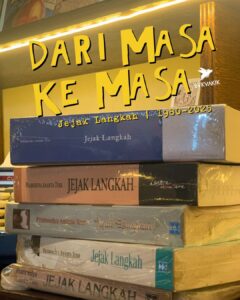 Buku Jejak langkah dari masa ke masa.